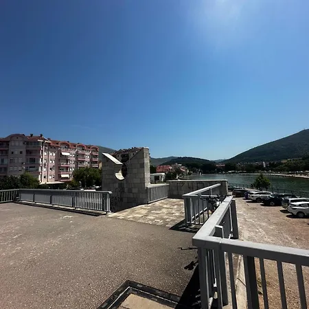 아파트 Bid 트레빈예